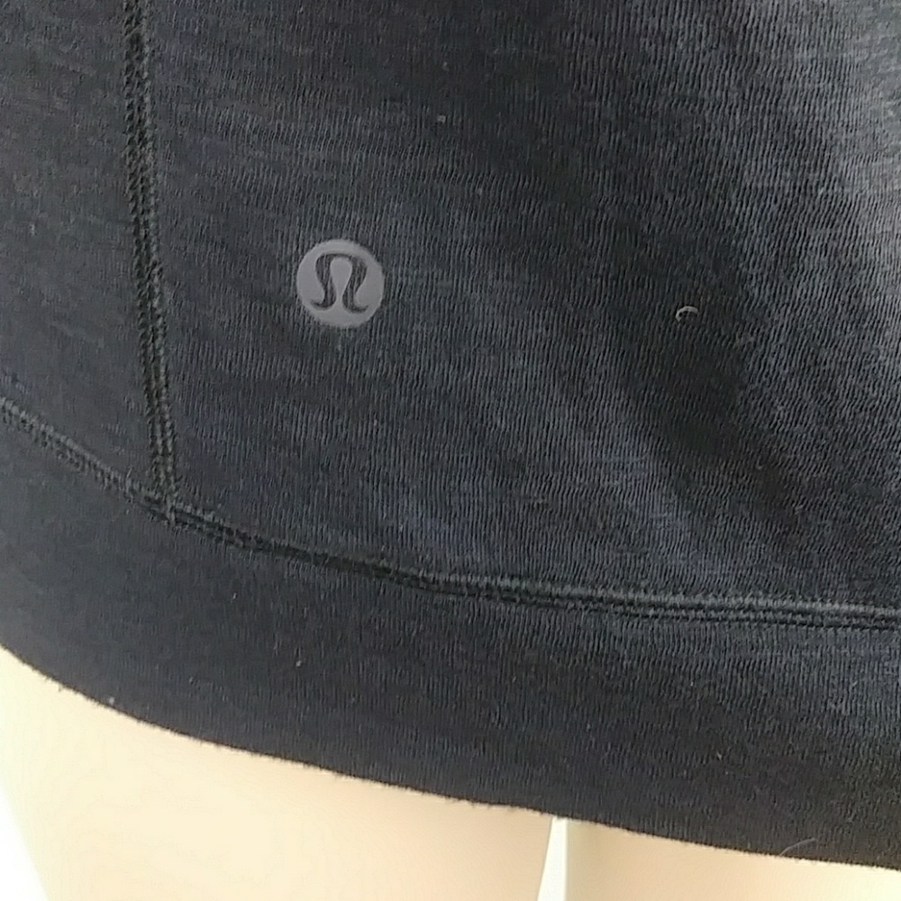 [Lululemon] Black Ultra Lightweight Hoodie 6 - Picture 6 of 6